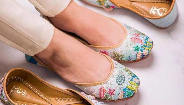  Juttis: A Timeless Fusion of Tradition and Elegance