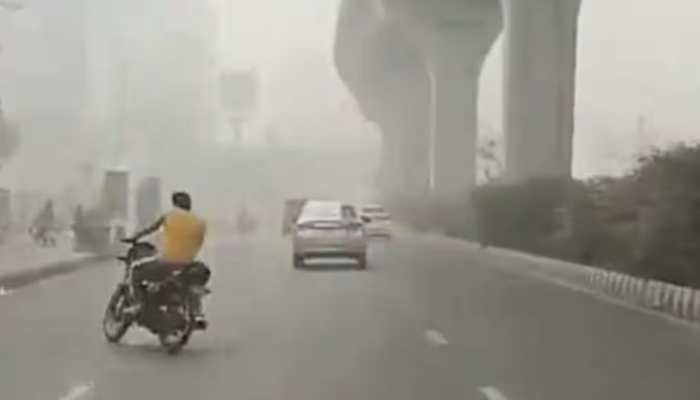 Air Pollution: Supreme Court Questions Delhi Govt Over Entry Of Trucks, Calls For Immediate Action Air Pollution: Supreme Court Questions Delhi Govt Over Entry Of Trucks, Calls For Immediate Action
