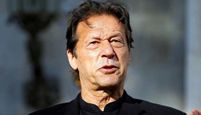 Pakistan: Imran Khan's PTI Convoys Face Teargas Shelling, Arrests In Islamabad Protest Pakistan: Imran Khan's PTI Convoys Face Teargas Shelling, Arrests In Islamabad Protest