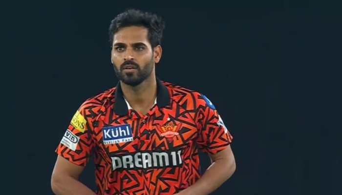 IPL 2025 Mega Auction: Bhuvneshwar Kumar Gets 156 Percent Hike After RCB Buys Him For 10.75 Crore IPL 2025 Mega Auction: Bhuvneshwar Kumar Gets 156 Percent Hike After RCB Buys Him For 10.75 Crore