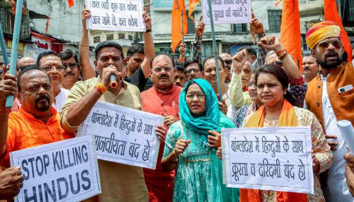 Protests Across West Bengal Over Situation In Bangladesh, Dhakai Sarees Torched Protests Across West Bengal Over Situation In Bangladesh, Dhakai Sarees Torched