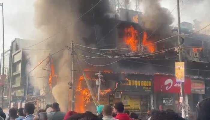 Massive Fire Breaks Out In Delhi's Rajouri Garden; 10 Fire Engines Rushed - Watch Video Massive Fire Breaks Out In Delhi's Rajouri Garden; 10 Fire Engines Rushed - Watch Video