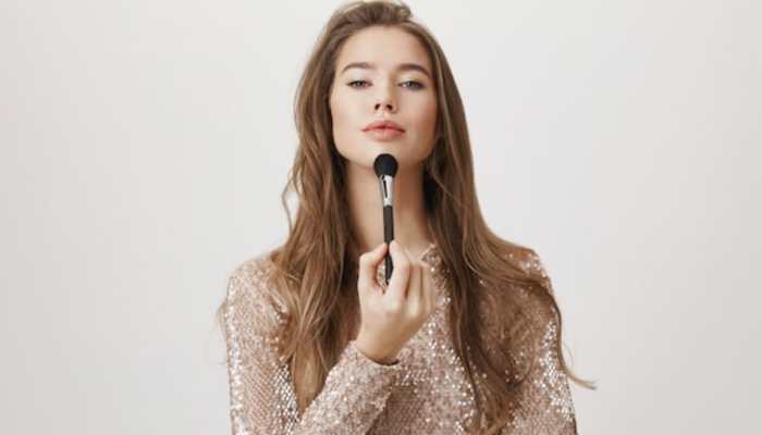 Makeup For Different Seasons: Adjusting Your Beauty Routine To Weather Changes Makeup For Different Seasons: Adjusting Your Beauty Routine To Weather Changes
