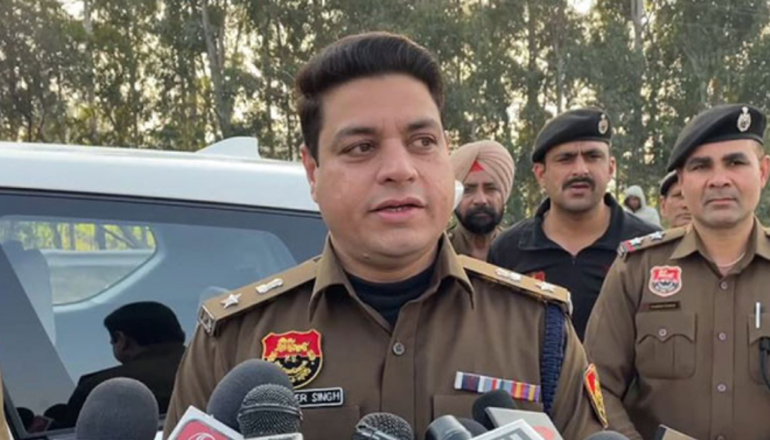 ‘100 Percent Plain Water Used’: Police Refutes Allegations Of 'Chemical-Laced Water' On Protesting Farmers ‘100 Percent Plain Water Used’: Police Refutes Allegations Of 'Chemical-Laced Water' On Protesting Farmers