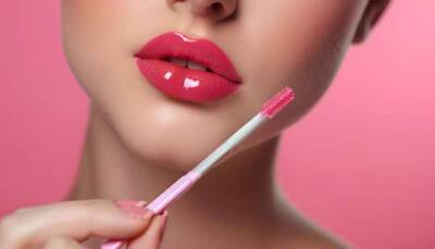 The Comebacks Of The Lip Gloss Era: Shiny Lips Are Back!