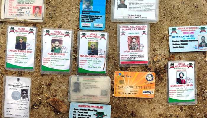 J&amp;K Encounter: Longest Serving Hizbul Commander Farooq Bhat Among 5 Terrorists Killed In Kulgam