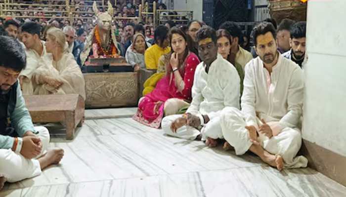 Varun Dhawan Visits Mahakaleshwar Temple In Ujjain Ahead of 'Baby John' Release Varun Dhawan Visits Mahakaleshwar Temple In Ujjain Ahead of 'Baby John' Release