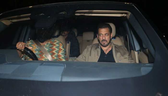 Happy Birthday Salman Khan: Bhaijaan Hosts Intimate Bash With Family And Close Friends Happy Birthday Salman Khan: Bhaijaan Hosts Intimate Bash With Family And Close Friends