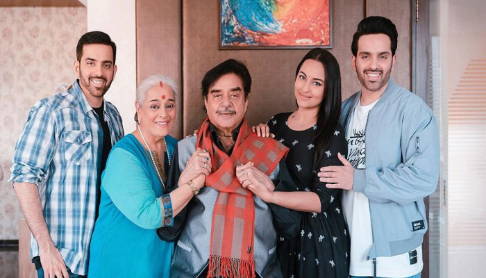 Shatrughan Sinha Recalls His Sons Asked His Permission To Have Beer; Netizens Say At Least They Are Better Than Your Daughter Shatrughan Sinha Recalls His Sons Asked His Permission To Have Beer; Netizens Say At Least They Are Better Than Your Daughter