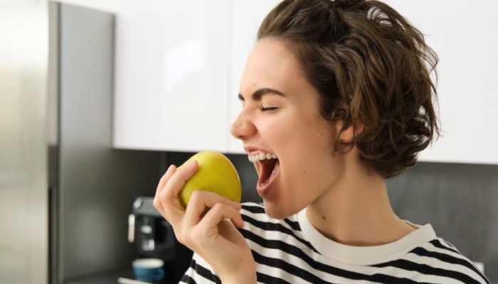 Building A Healthy Oral Relationship With These Food Items: Expert Shares Tips