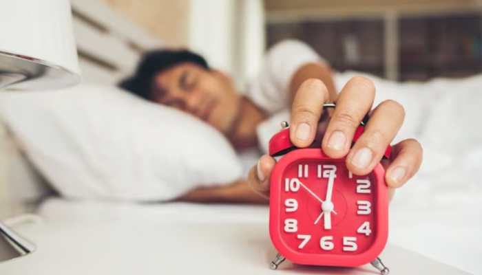 Feeling Lazy To Get Up In Winter Mornings? Try These 7 Quirkiest Ways To Leave The Bed