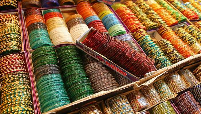 Right to Fashion: Shop Stunning Bangles at Unbeatable Prices