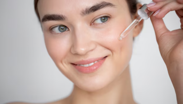 What Does A Face Oil Do? The Right Age To Include Face Oil In Your Skincare Routine What Does A Face Oil Do? The Right Age To Include Face Oil In Your Skincare Routine