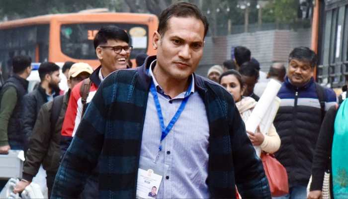 Delhi Assembly Polls: Cops Nab 2 For Attempting To Cast Fake Votes In Kasturba Nagar, Says Report Delhi Assembly Polls: Cops Nab 2 For Attempting To Cast Fake Votes In Kasturba Nagar, Says Report