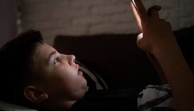 Social Media And Loneliness: New Study Reveals Hidden Emotional Costs Of Digital Interaction