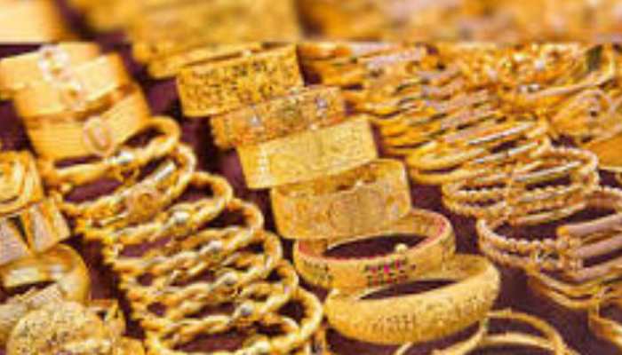 Gold Hits Record High Of Rs 87,210 Per 10g Amid Global Economic Uncertainty Gold Hits Record High Of Rs 87,210 Per 10g Amid Global Economic Uncertainty