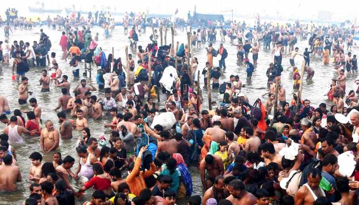 Maha Kumbh: Maghi Purnima 'Snan' Begins Amid Elaborate Arrangements; Fair Area Declared No Vehicle Zone Maha Kumbh: Maghi Purnima 'Snan' Begins Amid Elaborate Arrangements; Fair Area Declared No Vehicle Zone