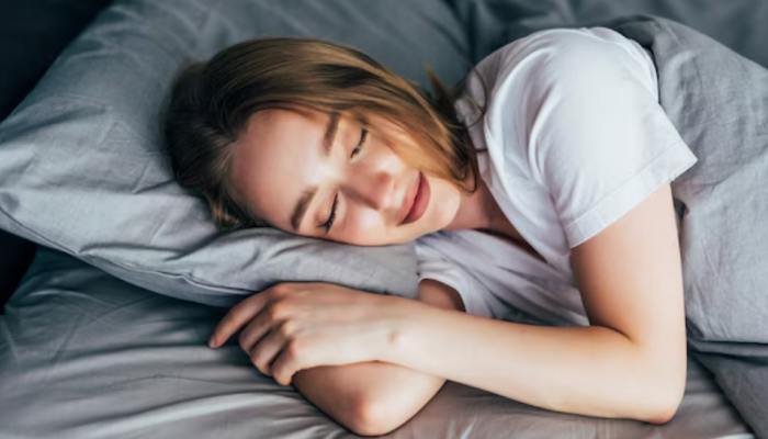 How to Maintain A Healthy Sleep Schedule During Seasonal Changes For Better Rest And Well-Being How to Maintain A Healthy Sleep Schedule During Seasonal Changes For Better Rest And Well-Being