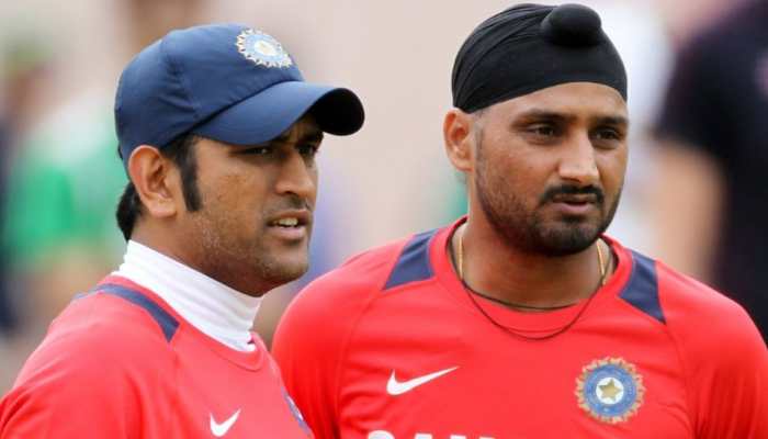 Harbhajan Singh Meets MS Dhoni For First Time After His 'I Haven't Talked To Him In 10 Years' Remark, Watch Awkward Video Harbhajan Singh Meets MS Dhoni For First Time After His 'I Haven't Talked To Him In 10 Years' Remark, Watch Awkward Video