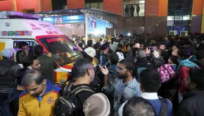 NDLS Stampede: Railways Announces Rs 10 Lakh Ex Gratia For Kin Of Deceased