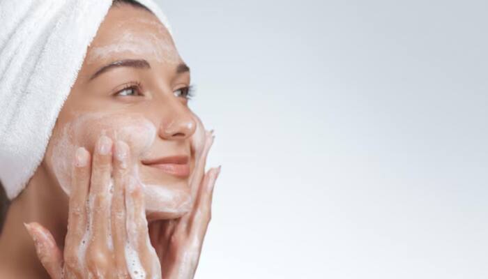 Glow and Go: Find the Best Face Cleansers for Healthy, Radiant Skin