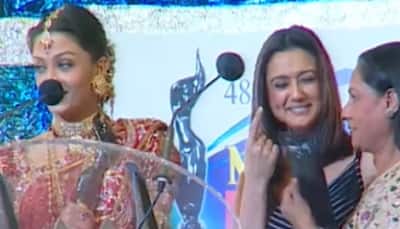 Jaya Bachchan & Preity’s Weird Reaction Grab Attention As Aishwarya Rai Gives Winning Speech In This Viral Video