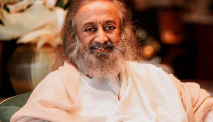 5 Life-Changing Tips From Sri Sri Ravi Shankar to Silence Troubling Thoughts