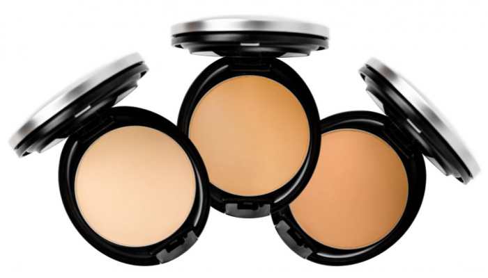 Buying Face Compact: Achieving a Natural, Even Complexion