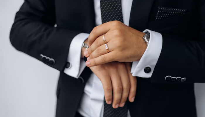 Shine with Style: Top 5 Must-Have Silver Rings for Men Shine with Style: Top 5 Must-Have Silver Rings for Men