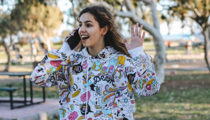 Buy these Top Stylish & Trendy Hoodies for Women Buy these Top Stylish & Trendy Hoodies for Women