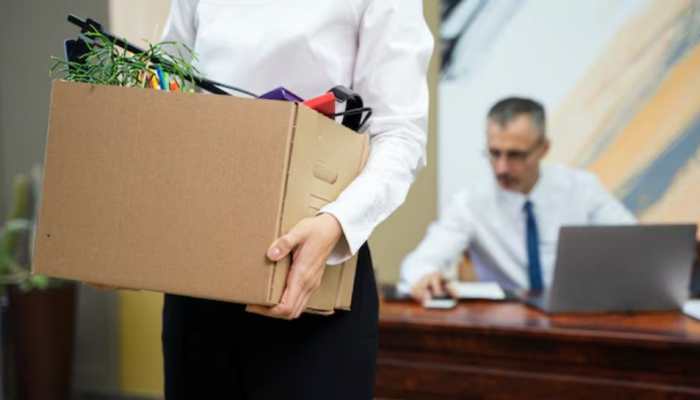 THIS Tech Giant Lays Off Hundreds Of Employees, But Raises 200% Bonus To…