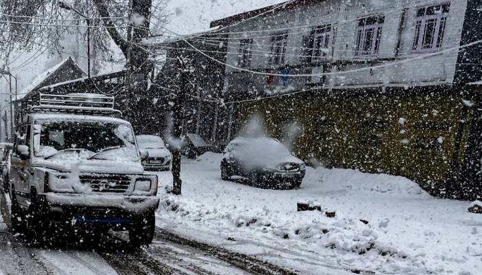 J&amp;K Weather Update: IMD Issues Yellow Warning As First Heavy Snowfall, Rainfall Of Season Expected