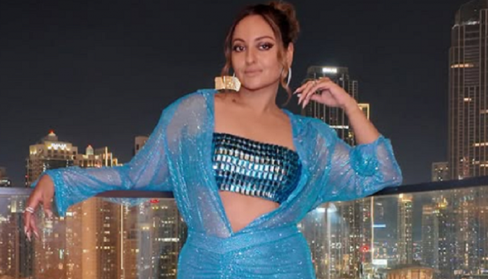 Sonakshi Sinha Reveals Being Bullied In A Local Train; Says Didn't Took Panga Despite Being Angry Sonakshi Sinha Reveals Being Bullied In A Local Train; Says Didn't Took Panga Despite Being Angry