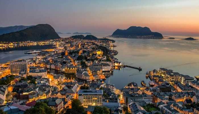Sun Never Sets In THIS Country: These is NO NIGHT for 76 Days- Read Here