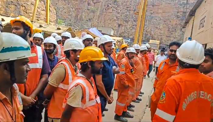 Telangana Tunnel Collapse: Robos To Be Deployed, Cadaver Dogs To Go Inside Again As Ops Continue Telangana Tunnel Collapse: Robos To Be Deployed, Cadaver Dogs To Go Inside Again As Ops Continue