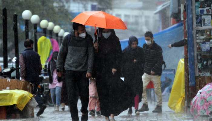 Heavy Rain And Snowfall Expected In Kashmir; IMD Issues Orange Alert