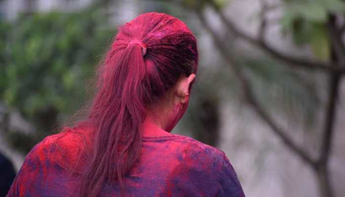 Happy Holi 2025: Last-Minute Pre-Holi Haircare Do’s And Don’ts To Protect Your Hair Happy Holi 2025: Last-Minute Pre-Holi Haircare Do’s And Don’ts To Protect Your Hair