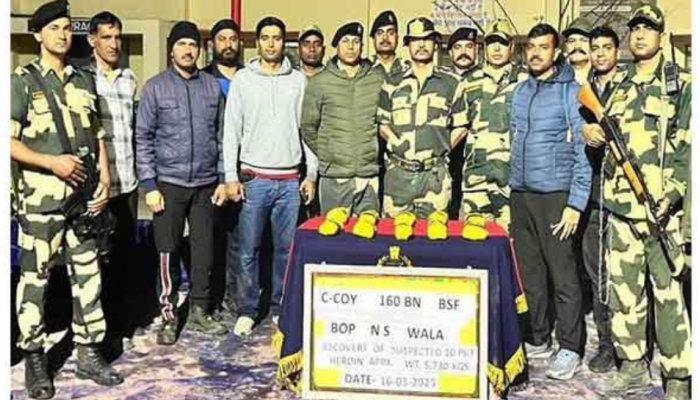 Punjab: BSF recovers huge quantity of heroin near Indo-Pak border in Fazilka Punjab: BSF recovers huge quantity of heroin near Indo-Pak border in Fazilka