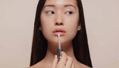 The Ultimate Guide to Lip Gloss: Shine, Hydration, and Color for Every Look