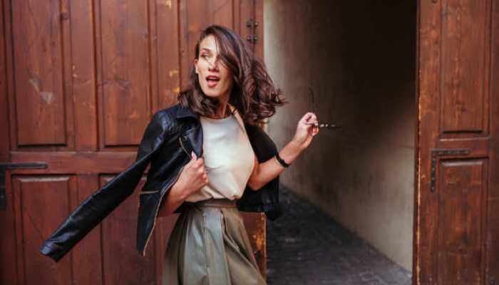 The Ultimate Guide to Women's Jackets: Styles, Versatility, and Functionality