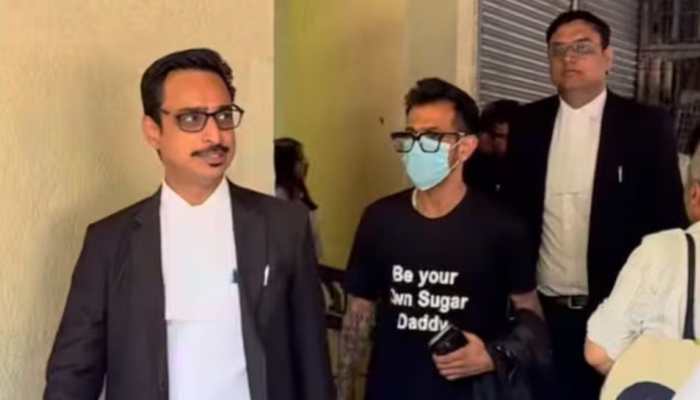 'Be Your Own Sugar Daddy': Yuzvendra Chahal's T-Shirt Grabs Eyeballs During Divorce Hearing - WATCH 'Be Your Own Sugar Daddy': Yuzvendra Chahal's T-Shirt Grabs Eyeballs During Divorce Hearing - WATCH
