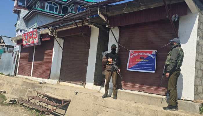 Jammu And Kashmir: Anantnag Police Seize Properties Worth Rs 75 Lakh Belonging To Drug Peddlers Jammu And Kashmir: Anantnag Police Seize Properties Worth Rs 75 Lakh Belonging To Drug Peddlers