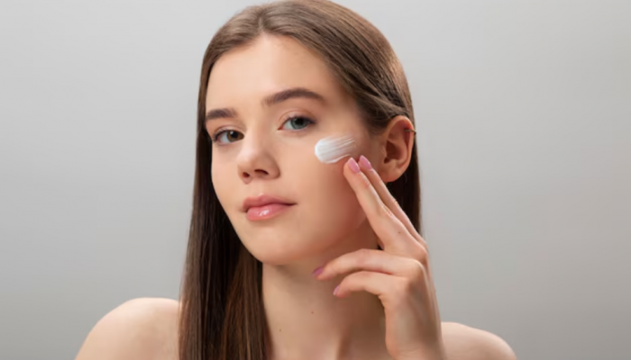 Top 4 Moisturizers for Healthy & Hydrated Skin Top 4 Moisturizers for Healthy & Hydrated Skin