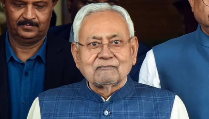 RJD Flays Nitish Kumar For Placing His Arm Around Woman's Shoulders At Public Function