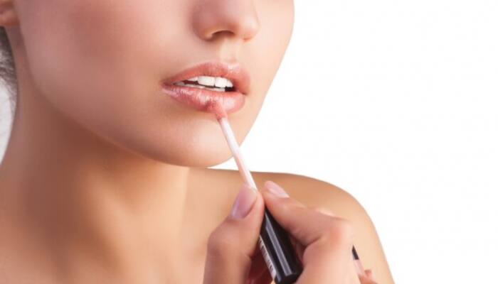 Buy these Best Lip Glosses on Flipkart to Shine your Lips