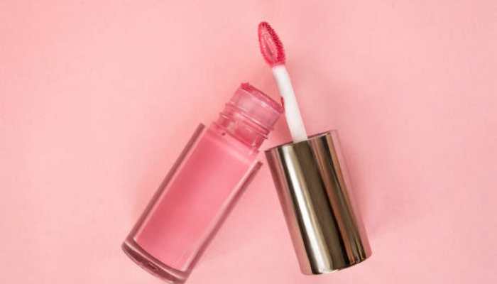 Glossy Deals Await: Myntra Fashion Carnival Lip Gloss Offers (April 3-8, 2025)