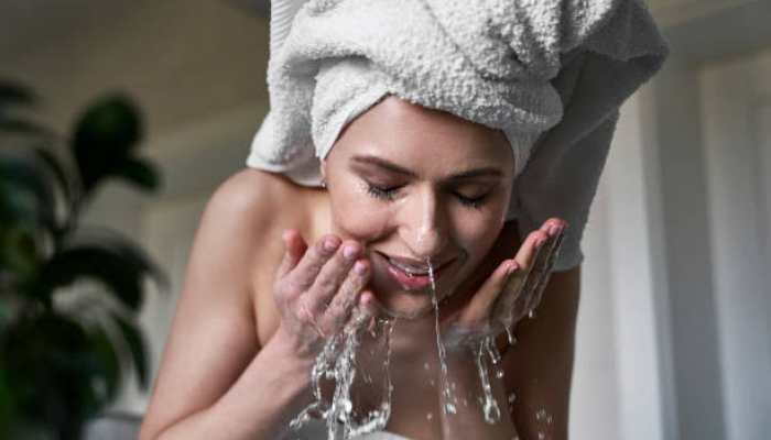 Myntra Fashion Carnival: Best Face Cleansers at Unbeatable Prices