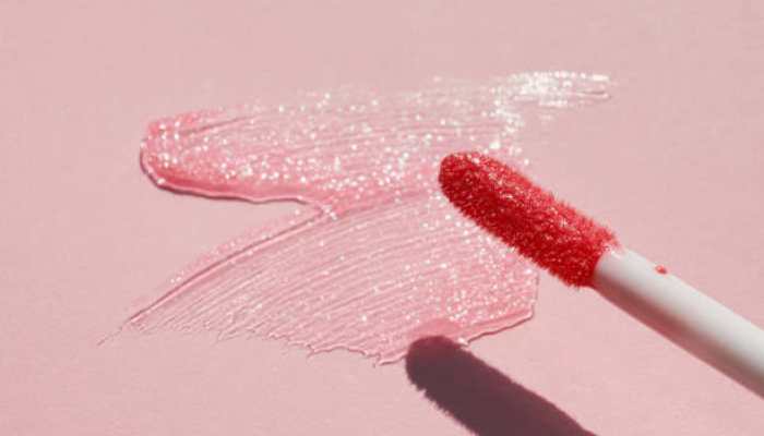 The Allure of Lip Gloss: Shine, Hydration, and Effortless Beauty The Allure of Lip Gloss: Shine, Hydration, and Effortless Beauty