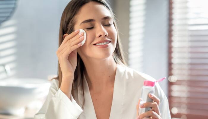 Your Skin's Perfect Balance: A Guide to Buying Face Toners