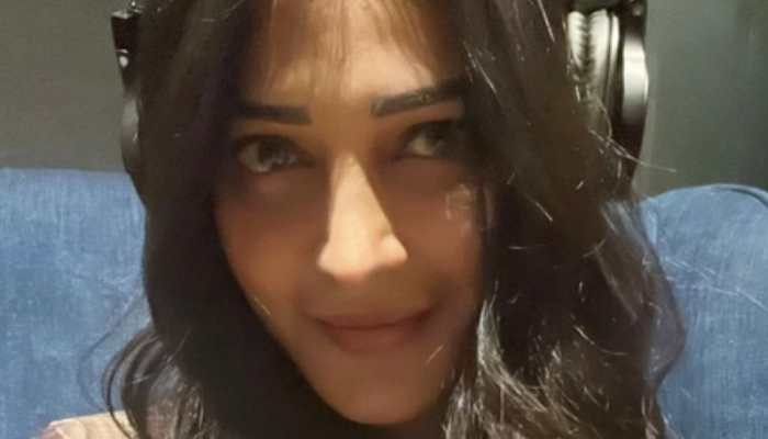  Shruti Haasan Begins Dubbing For Rajinikanth’s Coolie